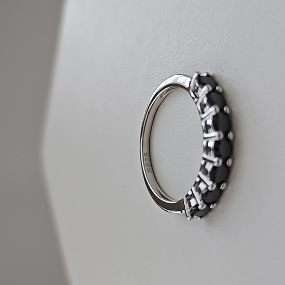 7 Stones Black Moissanite - Picture 3 of 8